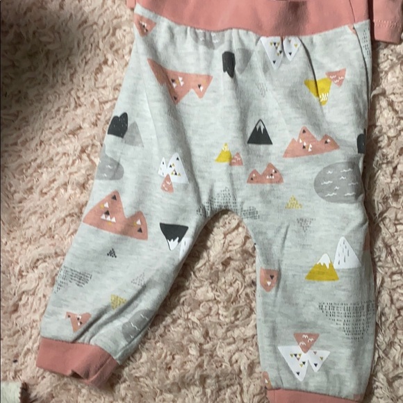 Baby’s 3 piece outfit - Picture 3 of 5